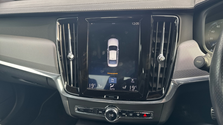 Volvo S90 2.0 D4 R DESIGN 4dr Geartronic Diesel Saloon